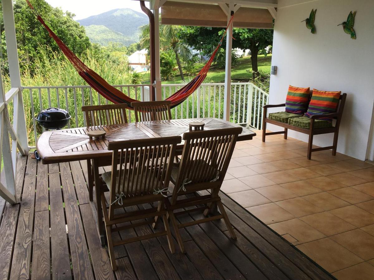 Grand Bungalow Avec Piscine Et Vue Mer Bouillante Luaran gambar